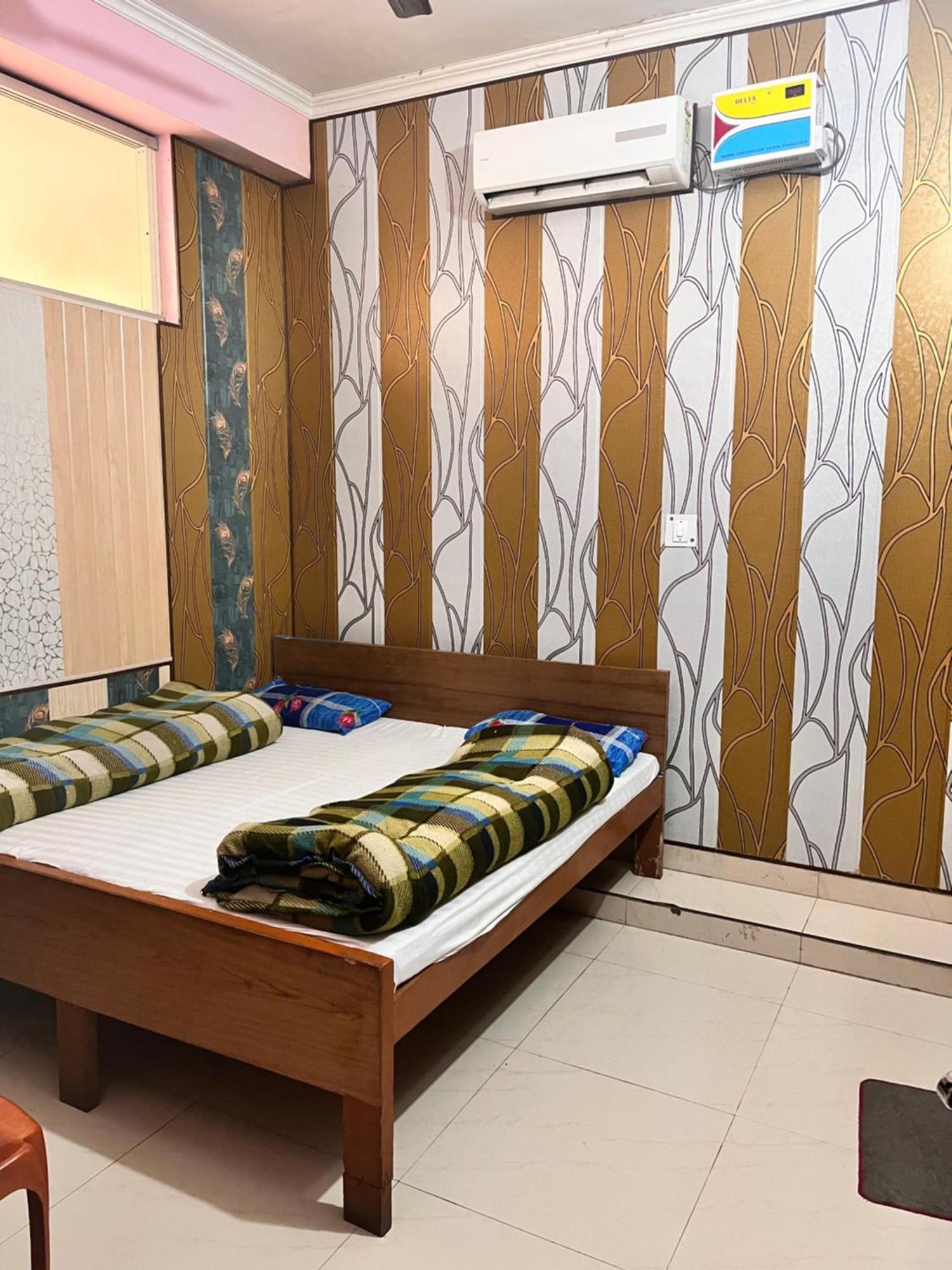 Hotel Pushpanjali Халдвани Экстерьер фото